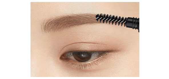 Comes with a spoolie brush for gentle blending